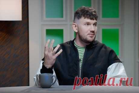 Известный российский блогер рассказал о запое после удаления YouTube-канала. Блогер Стас Васильев, известный как «Ай, как просто!», рассказал, что ушел в запой после удаления своего YouTube-канала. «Бухал каждый день», — признался он в интервью проекту «Киберэтика». Васильев подчеркнул, что YouTube-канал был делом всей его жизни и позволял ему хорошо зарабатывать.