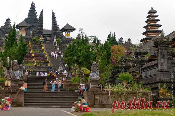 Храм Пура Бесаки -  мать храмов, главная святыня Бали / Удивительное искусство