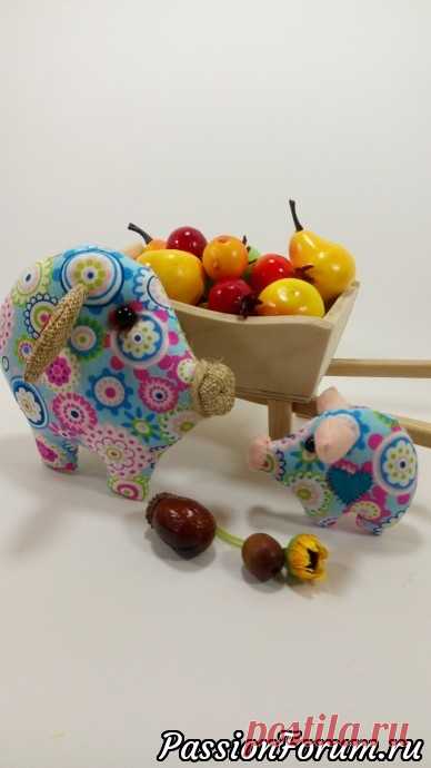 Свинки - символ 2019 года - запись пользователя Наталья К. Интерьерные куклы. Статуэтки из ценных пород дерева (Наталья) в сообществе Новый год в категории новогодние подарки,поделки и костюмы