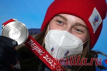 Призерка Олимпиады в Пекине получила две квартиры в Сочи. Член сборной России по прыжкам с трамплина и серебряная призерка Игр в Пекине Ирма Махиня получила две квартиры в Сочи. Мэр курортного города Алексей Копайгородский подчеркнул, что 19-летняя Махиня — воспитанница местной спортивной школы. Ей вручили два сертификата на квартиры.