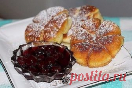 Пышки на кефире — самые любимые в нашей семье! Готовятся быстро и просто, поедаются — тоже!