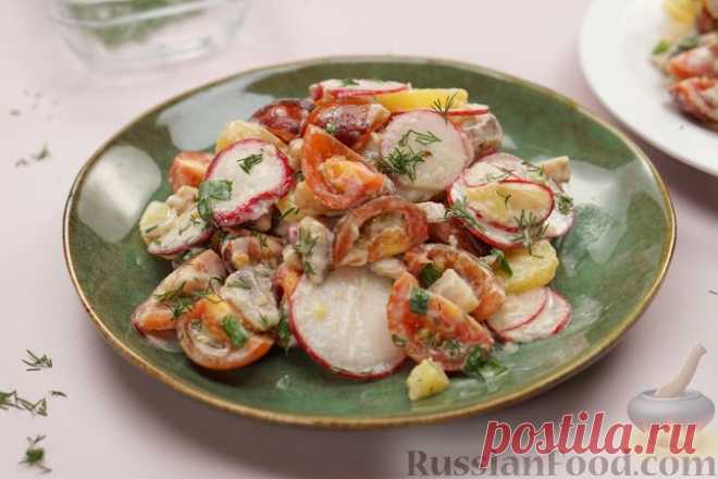 Рецепт: Салат с селёдкой, картошкой, редисом и помидорами на RussianFood.com