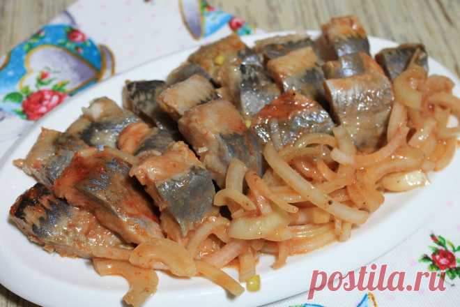 Кто же не любит вкусную маринованную селёдку: я мариную селёдку именно так и уже через 3 часа подаю на стол | Я Готовлю... | Яндекс Дзен