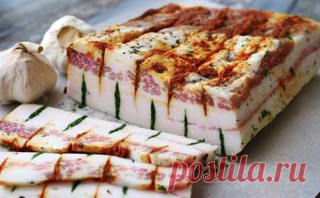 Делаем сало в 2 раза вкуснее: сделали надрезы и фаршируем зеленью с чесноком
