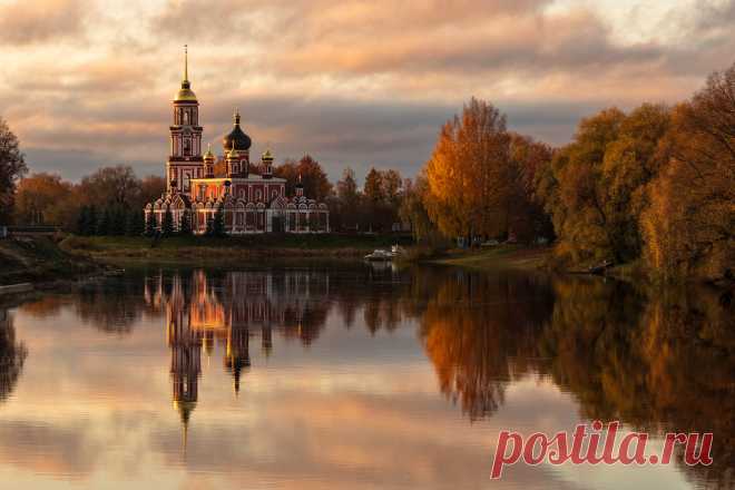 Staraya Russa Старая Русса — город в Новгородской области России. Город расположен в месте впадения реки Порусья в реку Полисть.  Впервые в летописи Старая Русса упоминается под 1167 годом, хотя считается, что сам город при слиянии рек Полисть и Порусья появился намного раньше.  В настоящее время известные археологические источники позволяют датировать время возникновения Старой Руссы концом X — началом XI века. 18-20 сентября 2015 года город официально отпраздновал свое тысячелетие.