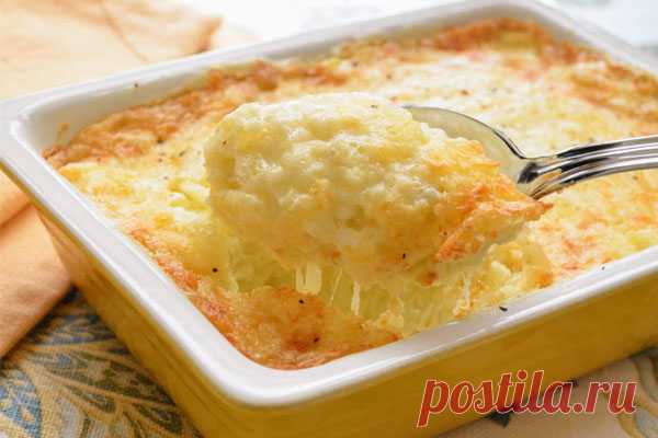 Гратен из картофельного пюре с сыром
Запеченное картофельное пюре под сырным соусом. Вы можете добавить различные сыры, бекон или чеснок. Я использую домашнее картофельное пюре, но также подойдет и картофель быстрого приготовления.