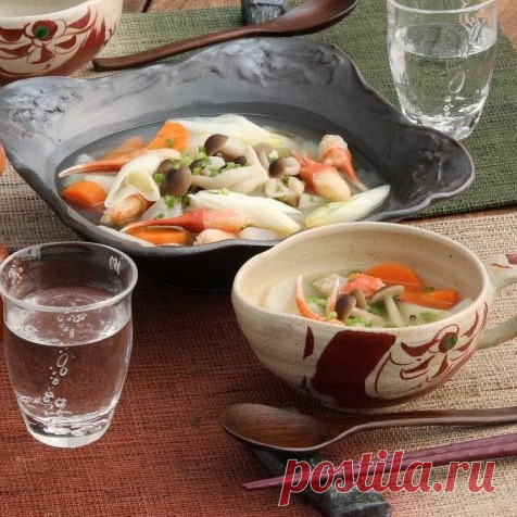 まだ少しお正月気分だけれど・・・なんて方には蟹鍋などいかがでしょう？　日本酒が美味いんですこの鍋。
【おとなの和食器屋 さんすい】通販本店の「黒釉石目リム土鍋」、彫刻の額縁のようにお料理という絵を引き立てます。
．
．
．
#土鍋 #黒い器 #黒い和食器 #和食器 #うつわ #器 #和食器好き #和食器のある暮らし #丁寧な暮らし #暮らし #暮らしを楽しむ #耐熱陶器 #陶器#うちごはん #和食器大好き #料理勉強中 #おうちごはん #ふたりごはん #ウチゴハン #料理写真 #食卓 # #家庭料理 #おうち時間 #焼き物 #陶磁器 #おとなの和食器屋さんすい #食卓 #和食ご飯 #黒い土鍋 #鍋料理
