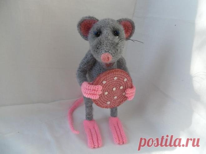 "Крыс" - моё авторское описание.