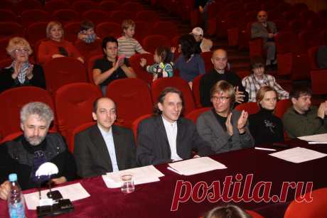 Жюри фестиваля-Время зажигать звезды 2009-Горбашов,Заиконников,Бородин(председатель),Азарчугов,Тимирханова,Губин