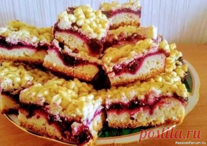 Тертый пирог со смородиной Готовим популярный и очень вкусный десерт к чаю!🍪🥮🍮🍰Ингредиенты 200 г Сливочное масло 150 г Сахар 3 шт. Яйцо щепотка Соль 1 ч. л. Разрыхлитель 300 г Мука (+ 100/150 г еще дополнительно) Для начинки 1,5 ст. Смородины 2-3 ст.л (по вкусу)...