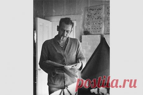 Американский писатель Джек Керуак писал литературные заметки в карманных блокнотах и толстых тетрадях с мраморной обложкой