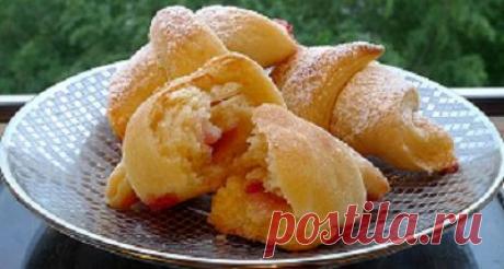 Рогалики(вкусные).ЗДЕСЬ--- https://www.povarenok.ru/recipes/dishes/bakery/?searchid=434 ЗДЕСЬ:Круассаны--- https://www.russianfood.com/recipes/bytype/?fid=1307