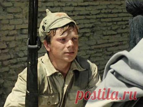 Печальная новость… Умер легендарный Петруха из к\ф «Белое солнце пустыни», актер Николай Годвиков. Образ созданный актером, был настолько популярен и любим нашим народом, что о нем сочиняли десятки анекдотов, скетчей, композиторы писали песни...23 ноября 2017 года в Санкт-Петербурге на 68-м году жизни скончался российский актер Николай Годовиков, известный по роли Петрухи в фильме "Белое солнце пустыни". Об этом сообщил СМИ директор актера Вячеслав Смородинов. "У него была...