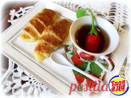 Слойки с яблоками