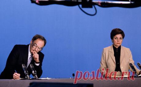 Умерла одна из первых ведущих программы «Время» Аза Лихитченко. Азе Лихитченко было 86 лет. Народная артистка РСФСР окончила Школу-студию МХАТ и сыграла в нескольких фильмах-спектаклях, но затем ушла на телевидение, где проработала до начала 1990-х