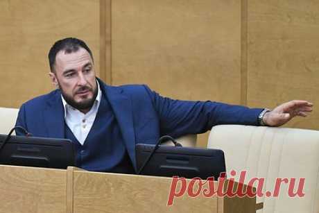 Отстраненный за допинг бобслеист призвал Валиеву игнорировать дисквалификацию. Российский бобслеист Алексей Воевода, лишенный двух олимпийских золотых медалей, высказался о дисквалификации фигуристки Камилы Ввлиевой. Он призвал спортсменку игнорировать отстранение. «Ей нельзя выступать на ледовых шоу? А кем это запрещено? Международным сообществом? Ну и пусть», — завил Воевода.