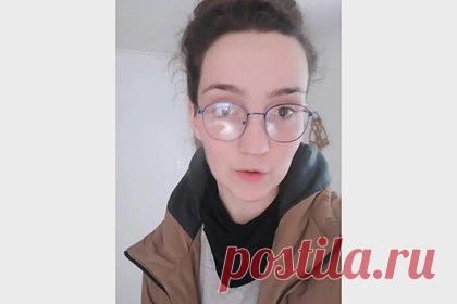 Тиктокерша подсказала способ правильно согреть холодную кровать. Тиктокерша Клер Де Лис подсказала способ согреть холодную кровать и не обжечься. Для этого нужно положить под одеяло завернутую в ткань бутылку. «Если лечь спать замерзшим, тело не даст предупредительного сигнала об ожоге, и вы не представляете, как быстро можно обжечься и ничего не заметить», — предупредила она.