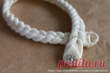 Интересный способ вязаной косички