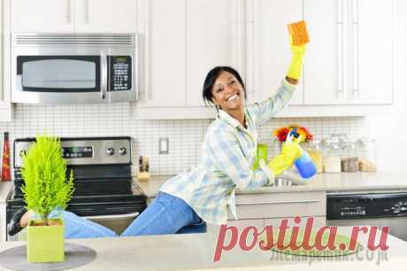 10 способов провести уборку при помощи натуральных средств В последние годы люди задумываются всё больше и больше по поводу средств, которые они используют при уборке дома. Перед многими стоит выбор между химическими препаратами, чтобы было чисто, и натуральн...