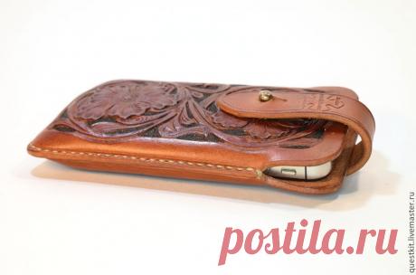 Чехол &quot;Процветание&quot; из кожи для iPhone 4/5 - цветочный,чехол для iphone
Надежная и защита вашего телефона с оригинальным внешним видом. Ремешок вытаскивает телефон и может одновременно быть надежной клипсой на ремень. Толстая кожа 3мм, ручной шов, ручное тиснение.
#‎мкмосква‬ 
‪#‎изделияизкожи
#‎авторскиесумки‬
#‎аксессуарыизкожи‬ ‪
‪#‎кошелекручнойработы‬ 
#‎назаказ
#‎кожевеннаястудиямосква‬
#‎мастерклассодинцово
#Шеридан
#процветание
#ковбойскийстиль