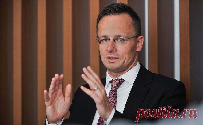 Венгрия назвала условие для поддержки вступления Украины в НАТО и ЕС. Петер Сийярто заявил, что из-за законов Украины под угрозой закрытия остаются 99 венгерских школ и детских садов и что, если Киев не будет соблюдать права венгерского меньшинства, Венгрия не поддержит его стремление в ЕС и НАТО