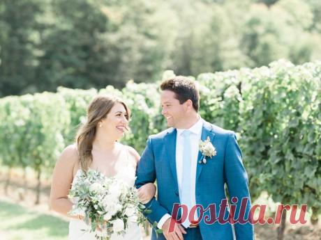 Отец так и не сумел повести любимую дочь к алтарю. Невеста увековечила его память в свадебном букете . Милая Я