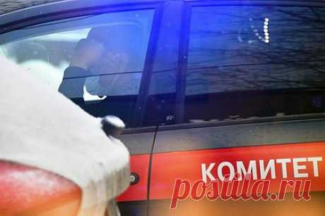 Россиянка залила водой Вечный огонь и стала фигуранткой уголовного дела. В Кургане в отношении россиянки завели уголовное дело об осквернение символа воинской славы России. вечером 18 декабря 55-летняя местная жительница, прихватив с собой бутылку с водой пришла к постаменту, где горит вечный огонь. Женщина залила пламя, момент преступления попал на видео.