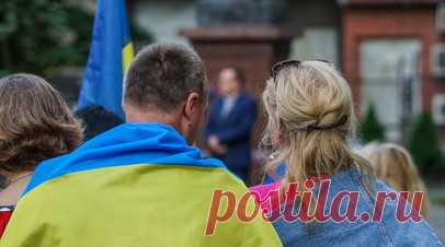 Политолог: поляков не устраивает поведение многих украинских беженцев. Многие украинцы в Польше заняты нелегальной деятельностью и не платят налоги, что не устраивает заметную часть общества, рассказал в беседе с RT политолог, советник директора Российского института стратегических исследований Дмитрий Буневич. Читать далее