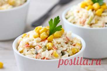 16 салатов с консевированной кукурузой для праздничного стола — MOJAKUHNJA.ru