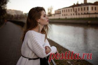 #пуловер@crochetclub #платье@crochetclub #описание@crochetclub 
Стильное платье и пуловер с открытым плечом от Eva Crochet.Авторское описание вязания: 
https://crochetclub.net/blog/plate-i-pulover-fashion/