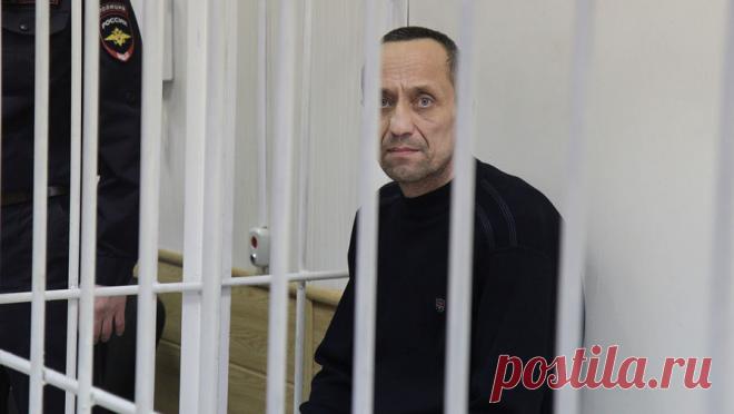 Суд вынес приговор "ангарскому маньяку" за убийство двух женщин в 2008 году. Суд приговорил к 10 годам лишения свободы отбывающего пожизненный срок "ангарского маньяка" Михаила Попкова, признав его виновным в убийстве еще двух женщин в 2008 году. Об этом пишет РИА Новости со ссылкой на Следственный ...
