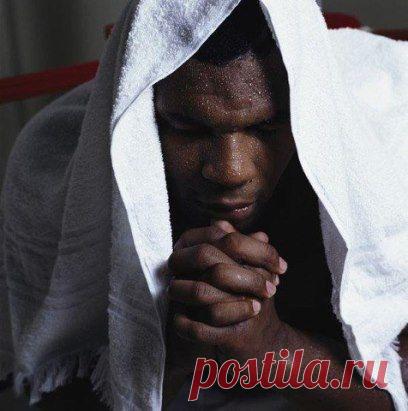 Человек прощенный за предательство один раз, будет предавать тебя всю жизнь. 
Майк Тайсон