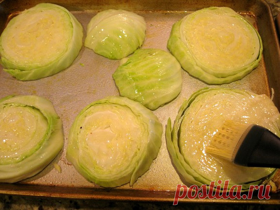 Жареная капуста с чесноком