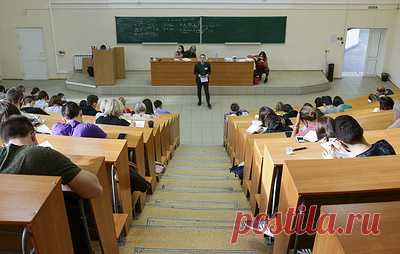 Для студентов в туриндустрии в 2025 году выделят более 80 тыс. бюджетных мест. Обучение кадров для этой сферы в России ведут более 200 вузов и 300 колледжей
