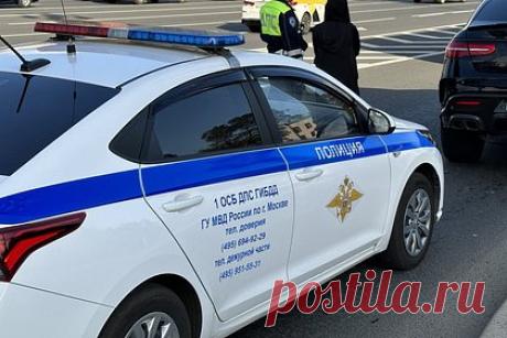 Москвичка на Mitsubishi сбила мать с младенцем в коляске. На юго-востоке Москвы на Самаркандском бульваре 44-летняя женщина на Mitsubishi сбила мать с младенцем в коляске. По данным столичной прокуратуры, девушка с ребенком пересекала проезжую часть по нерегулируемому пешеходному переходу. Девочку 2023 года рождения доставили в одну из московских больниц.