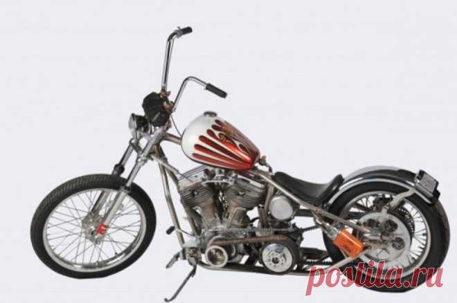 Grease Monkey(1998) [«Механик»]
Личный мотоцикл Ларри. Первая его работа опубликованная в журнале Easyriders (№303, сентябрь 1998 г.)