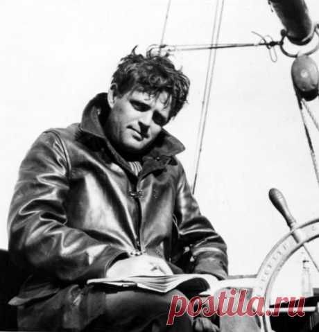 ДЖЕК ЛОНДОН: ЖИЗНЬ ДЛИНОЮ В 40 ЛЕТ... 

Джек Лондон (1876 – 1916) – вымышленное имя Джона Гриффита Чейни, американского сочинителя романов в приключенческом жанре, а также общественного деятеля и одного из самых продаваемых авторов конца двадцатого столетия. 
Джон Чейни родился в январе 1876 года. Его родной отец не хотел обзаводиться детьми, а мать сделала в отчаянии попытку самоубийства. К счастью, Флора Уеллман осталась жива. 

Продолжение + видео