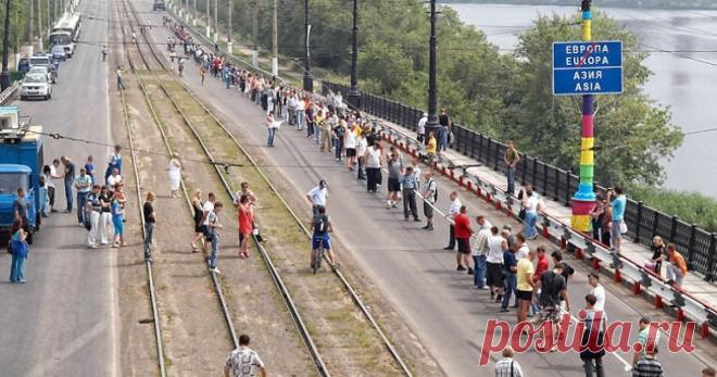 «Будет нами согрета страна». Музыка Владимира Сидорова. Стихи Александра Павлова. Исполняет Анна Холкина. Аудиостудия Магнитогорской консерватории. 2001.
