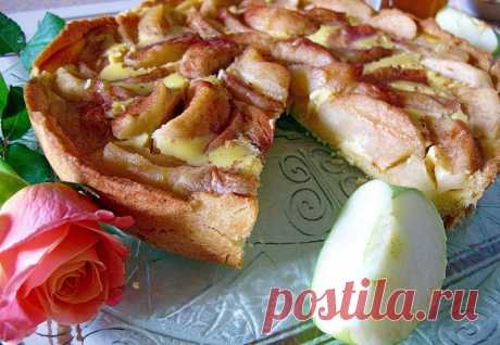 Пирог с яблоками и мёдом