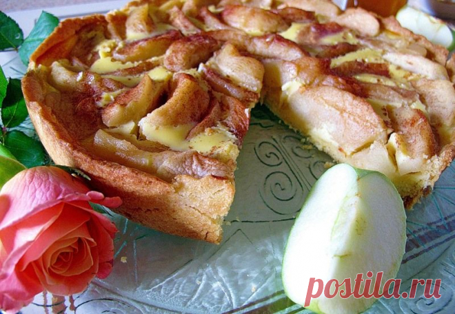 Пирог с яблоками и мёдом