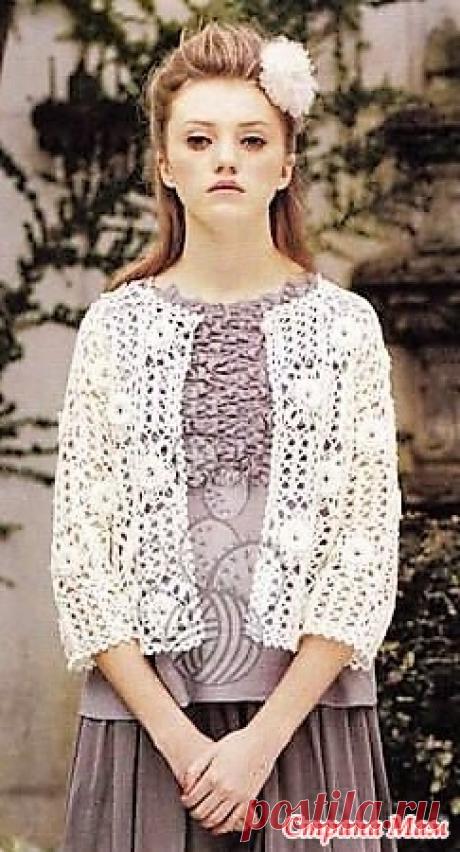 Ажурный жакет где мотивы чередуются с узором. Крючок. https://crochet-couleur.over-blog.com/