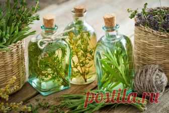 25 оригинальных рецептов ароматных уксусов Ароматный уксус, приготовленный своими руками, станет не только пикантным дополнением ко многим блюдам, но и необычным декоративным элементом любой кухни, и прекрасным подарком друзьям и близким. Правда, стоит он достаточно дорого, да и быстро найти нужный ароматизированный уксус не всегда...