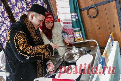 Канадец из КХЛ восхитился Россией. Канадский хоккеист, нападающий «Ак Барса» Джордан Уил поделился впечатлениями о жизни в России. Хоккеист рассказал, что попробовал еду, которой нет в Америке, и она пришлась ему по вкусу. Особенно Уилу понравились треугольники с мясом и картошкой и десерты. Спортсмен назвал Казань отличным местом для жизни.