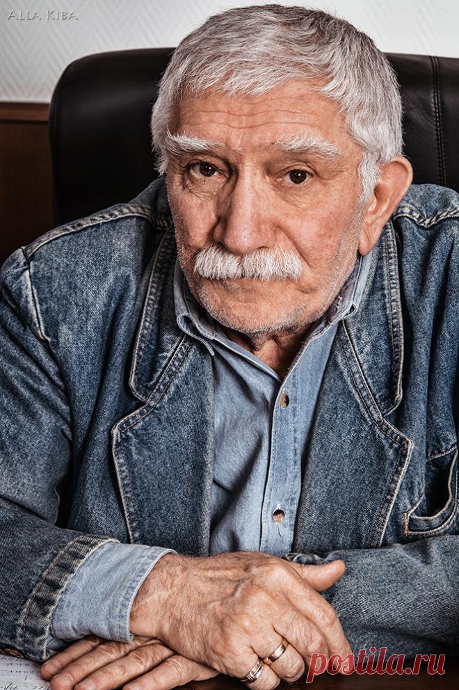 Армен Джигарханян, 3 октября, 1935