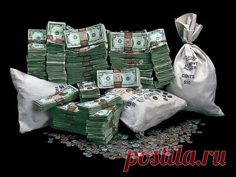 Храните Деньги В недоступном от чужих рук и глаз месте...