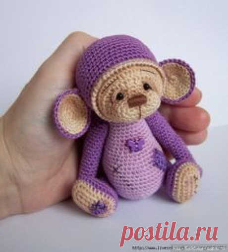 Данное описание вязанной игрушки поможет вам связать маленькую, но очень милую обезьянку крючком. В год Обезьяны это создание отлично сыграет
