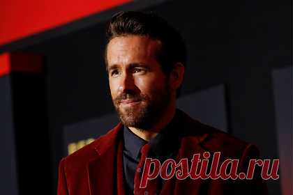 Райана Рейнольдса принимали за Бена Аффлека и спрашивали про Дженнифер Лопес. Американский актер Райан Рейнольдс пожаловался, что его путают с Беном Аффлеком и Райаном Гослингом. Он рассказал, что в пиццерии в Нью-Йорке его часто принимали за Аффлека и спрашивали, как дела у Дженнифер Лопес. Артист отвечал, что у нее все отлично, и покидал заведение.
