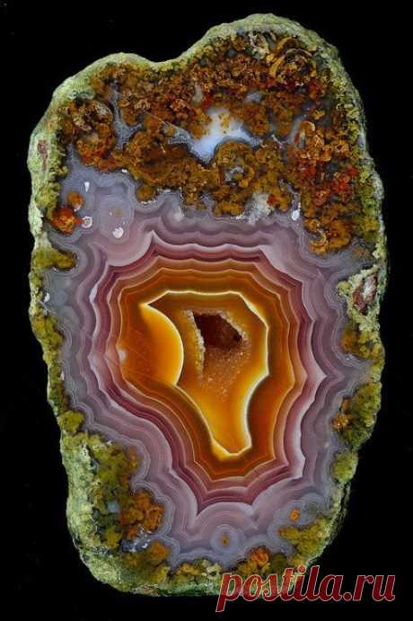 Найдено на сайте mineralogy-porn.tumblr.com.
