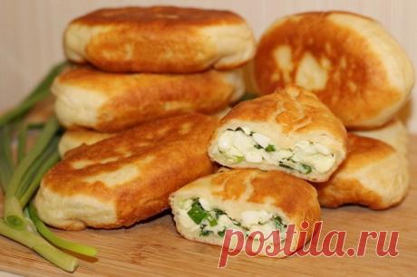 Жареные творожные пирожки с яйцом и зеленым луком - рецепт