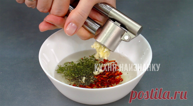 Просто разворачиваю крабовые палочки и заливаю маслом: мало кто по вкусу может определить, из чего закуска (и вкусно очень) | Кухня наизнанку | Яндекс Дзен